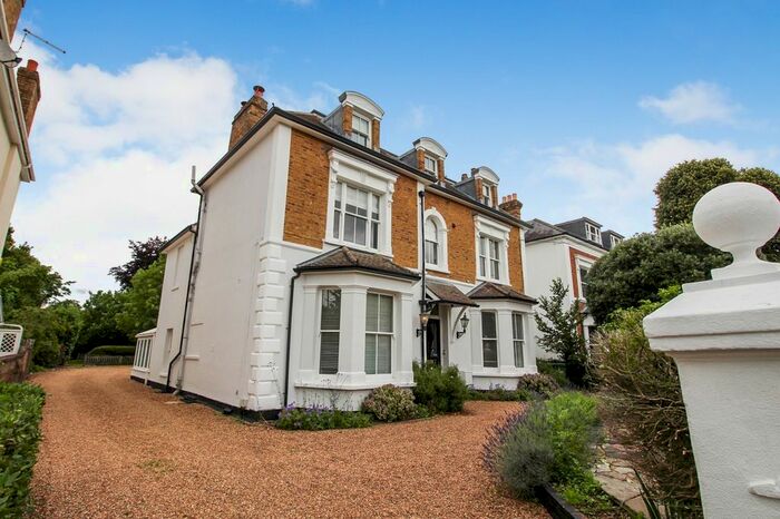 1 Bedroom Flat To Rent In Arnison Road, East Molesey KT8