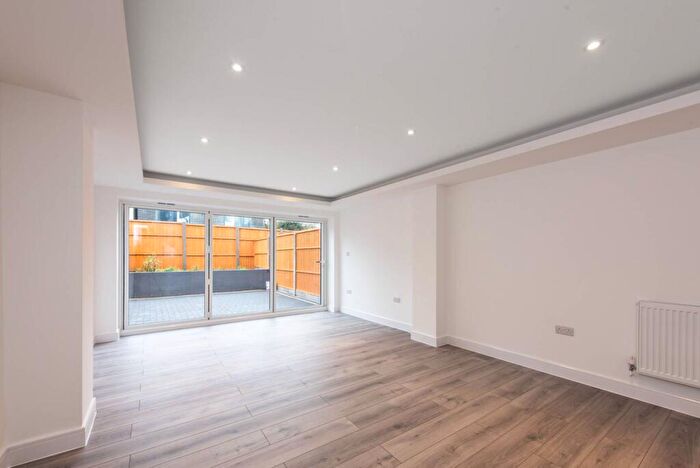 3 Bedroom Semi-Detached House To Rent In Victoria Road, East Barnet, EN4