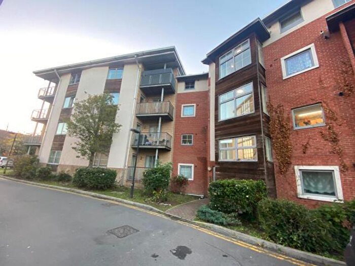 1 Bedroom Flat To Rent In Windmill Road, Slough, SL1