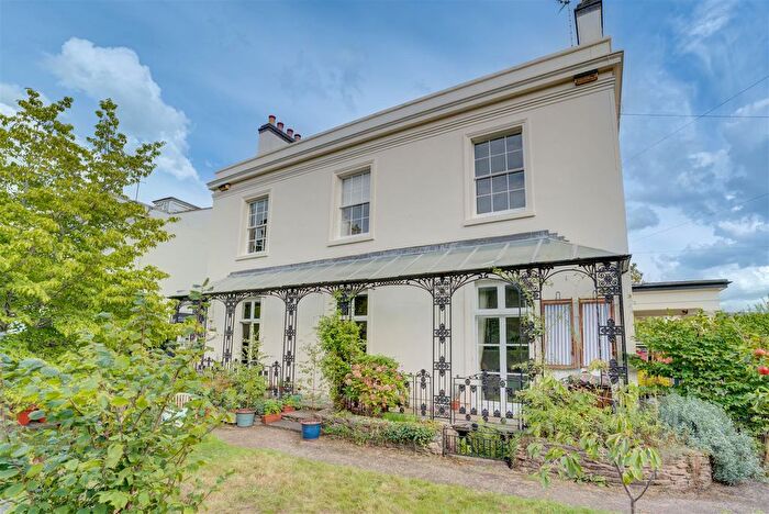 3 Bedroom Flat For Sale In Beauchamp Hill, Leamington Spa, CV32