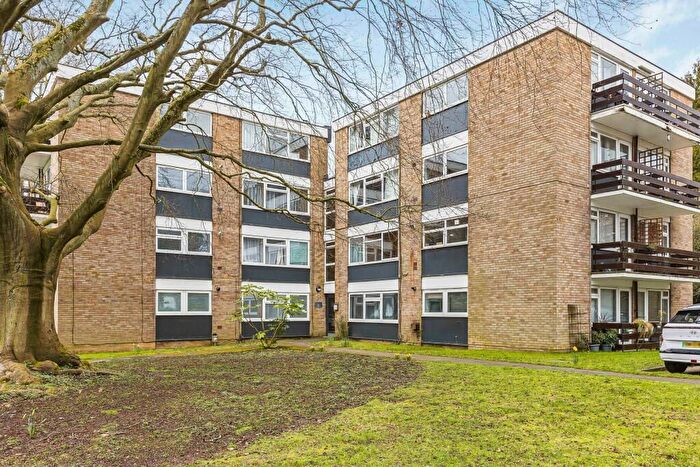 2 Bedroom Flat For Sale In Upper Lattimore Road, St.Albans, AL1