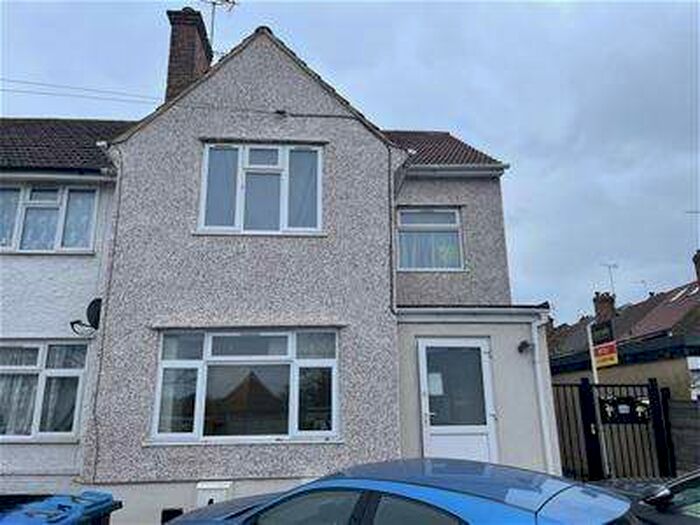 1 Bedroom Property To Rent In Heather Road, Neasden, London, NW2