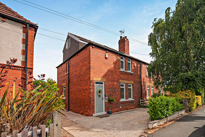 3 Bedroom Semi Detached House For Sale In Savile Road, Methley, Leeds, LS26