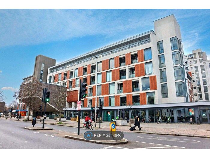 1 Bedroom Flat To Rent In Cornell Square, London, SW8