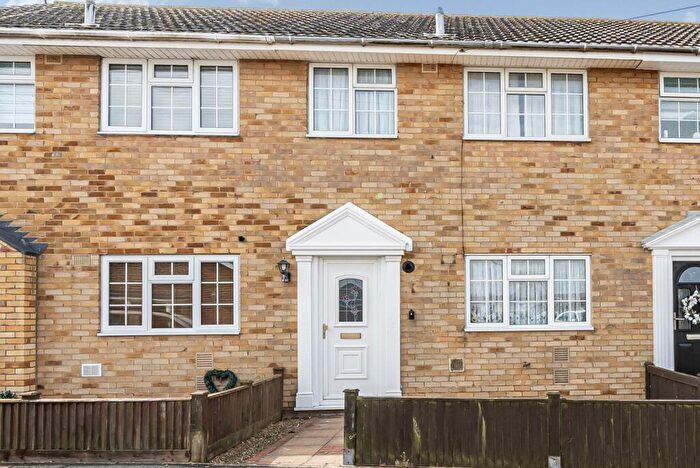 3 Bedroom Terraced House For Sale In Glen Crescent, Selsey, PO20