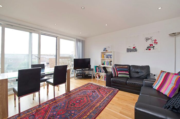 1 Bedroom Flat To Rent In Sadlers Court, A Wild Rents, London, SE1