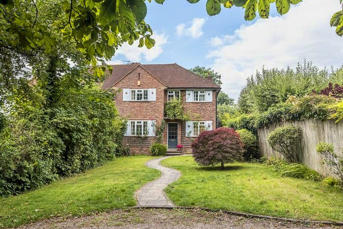 3 Bedroom Semi-Detached House To Rent In Leopold Road, London SW19