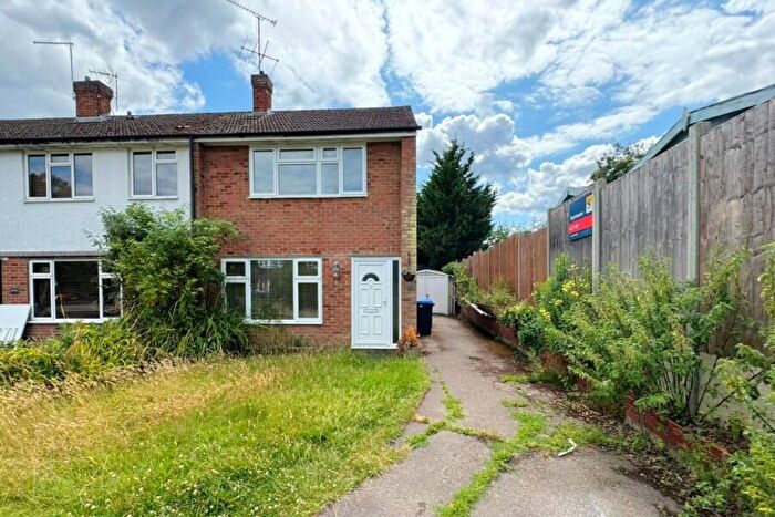 3 Bedroom Terraced House To Rent In Woking, Surrey, GU22