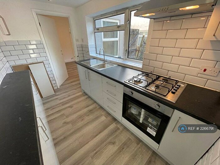 3 Bedroom Semi-Detached House To Rent In Kent Road, Southampton, SO17