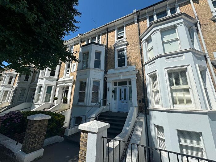 Flat To Rent In Denmark Villas, Hove, BN3