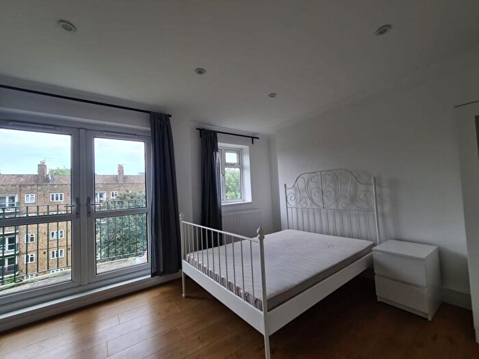 4 Bedroom Flat To Rent In Copeland House, SE11