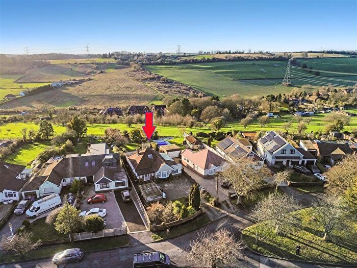 3 Bedroom Detached Bungalow For Sale In Glamorgan Road, Catherington, PO8