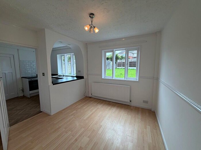 3 Bedroom Semi-Detached House To Rent In Greenland Avenue South, Maltby, S66