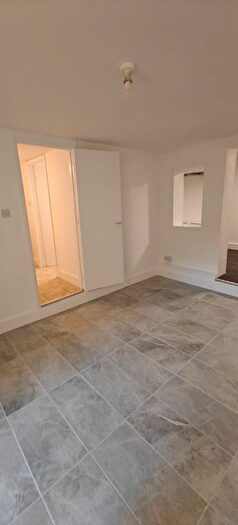 1 Bedroom Flat To Rent In Brownhill Road, London, SE6