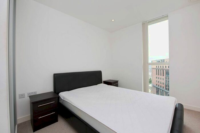 1 Bedroom Flat To Rent In Pinnacle Apartments, East Croydon, CR0