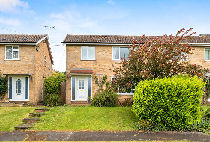 3 Bedroom Semi Detached House For Sale In Mathews Way, Stroud, GL5