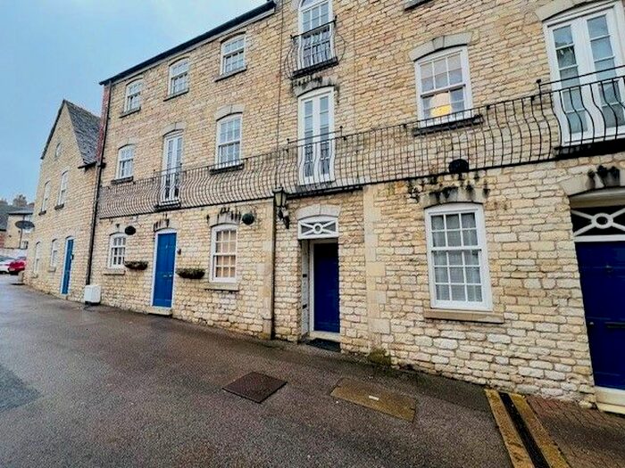 2 Bedroom Property To Rent In All Saints Mews, Stamford, PE9