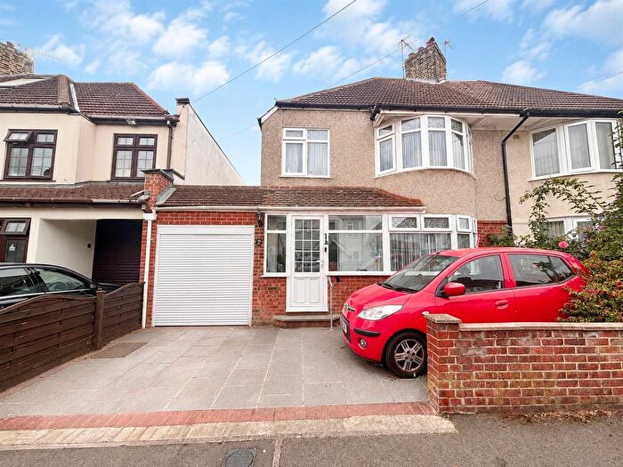 3 Bedroom Semi Detached House For Sale In Heathside Avenue, Bexleyheath, DA7