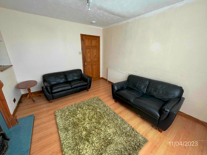 2 Bedroom Flat To Rent In Tanfield Walk, Top Floor, Aberdeen, AB24