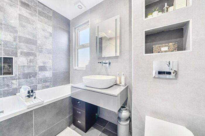 5 Bedroom Terraced House For Sale In Parchmore Road, Thornton Heath, CR7