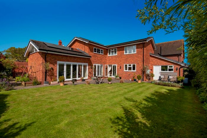 4 Bedroom Detached House For Sale In Dorrington, Shrewsbury, SY5