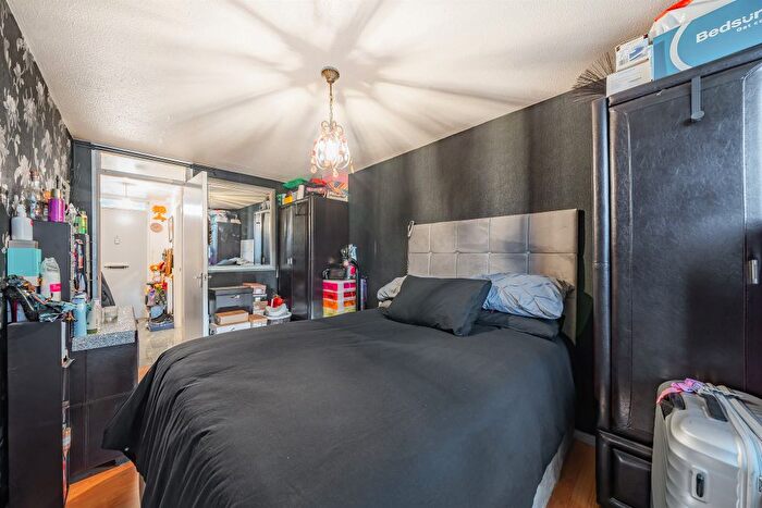 1 Bedroom Flat For Sale In Paulet Road, London, SE5