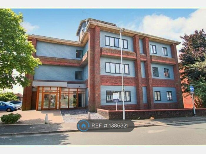 1 Bedroom Flat To Rent In Phoenix House, East Grinstead, RH19