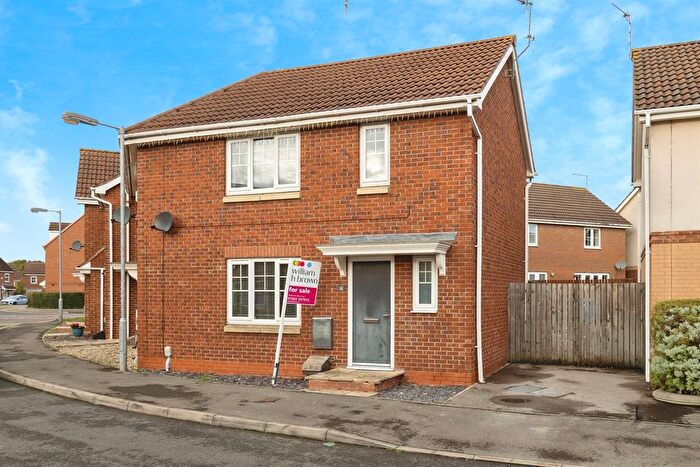 2 Bedroom Semi-detached House For Sale In Pasture View, Kingswood, Hull, HU7
