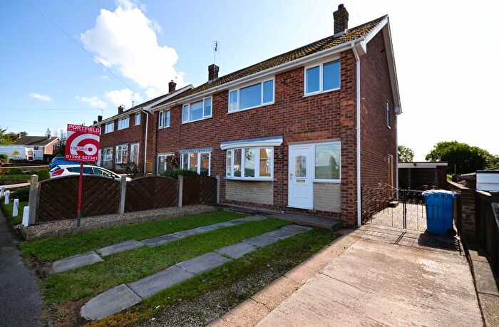 3 Bedroom Semi-Detached House For Sale In Pagdin Drive, DN11
