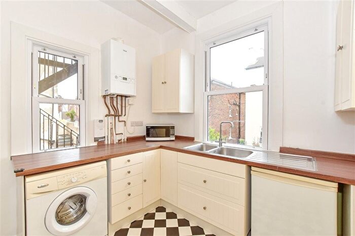 2 Bedroom Flat For Sale In Ashburton Road, Southsea, Hampshire, PO5