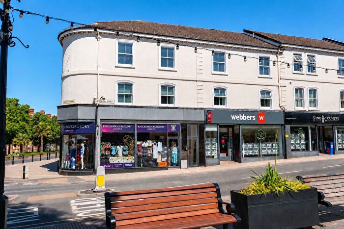 2 Bedroom Flat For Sale In Floyds Corner, Minehead, Somerset, TA24