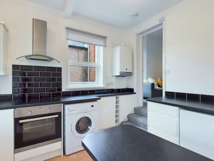 3 Bedroom Flat To Rent In Cartington Terrace, Heaton, NE6