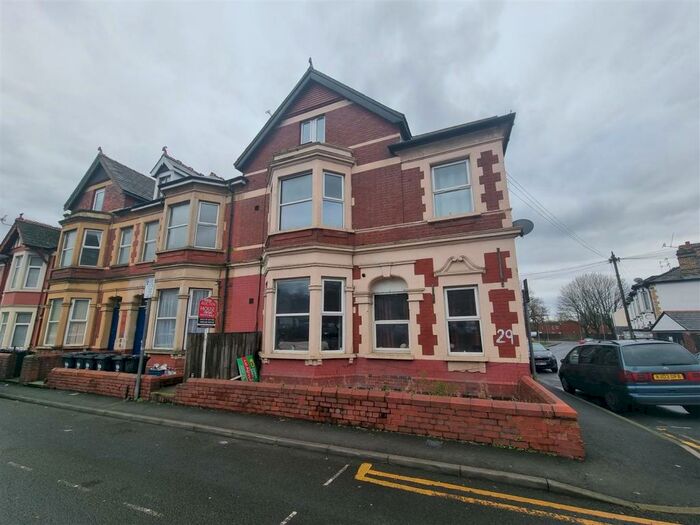 Flat To Rent In Cardiff Road, Newport, NP20