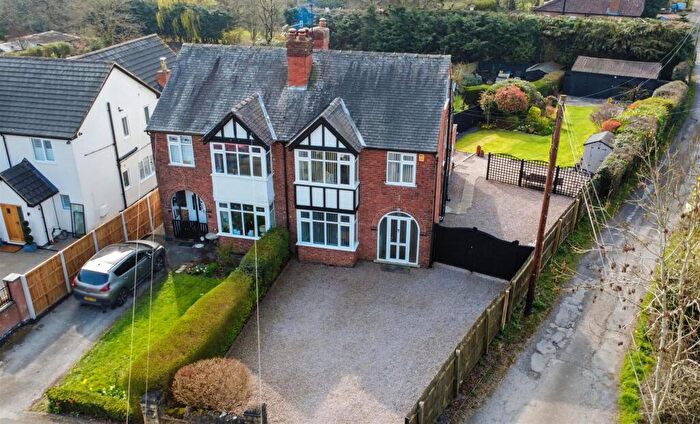 3 Bedroom Semi-Detached House For Sale In Awsworth Lane, NG16