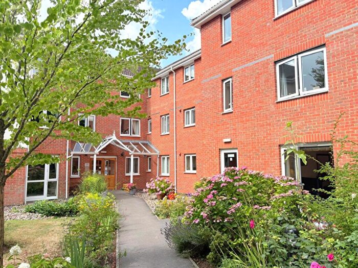 1 Bedroom Flat For Sale In Ringwood Road, Ferndown, BH22