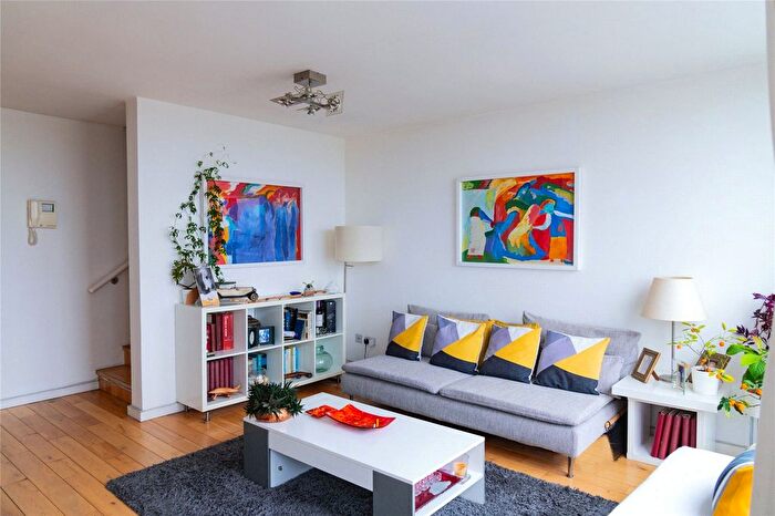2 Bedroom Flat To Rent In Campden Hill Towers, Notting Hill, W11