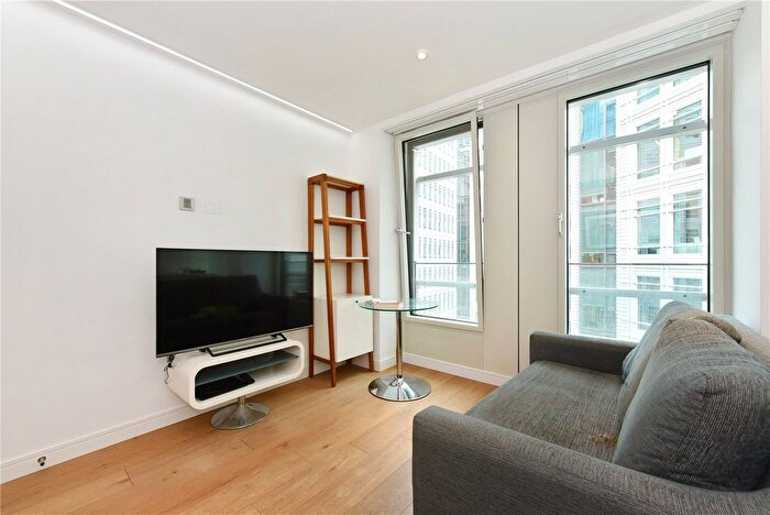 1 Bedroom Flat For Sale In Central St Giles Piazza, Tottenham Court Road, London, WC2H
