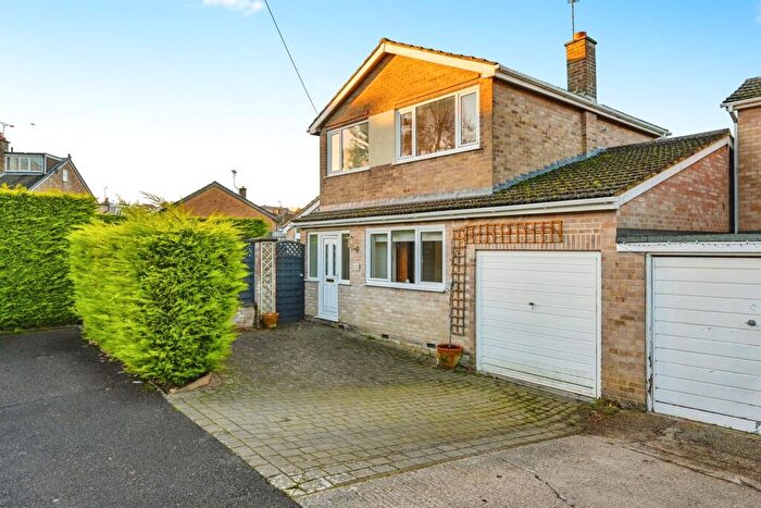 3 Bedroom Link Detached House For Sale In Alport Close, Hulland Ward, Ashbourne, DE6