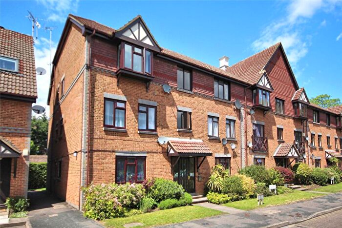 2 Bedroom Flat For Sale In Dorchester Court, Oriental Road, Woking, Surrey, GU22