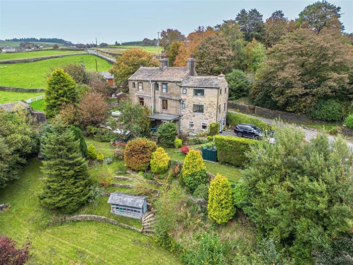 5 Bedroom Property For Sale In Butts Green, Halifax, HX2