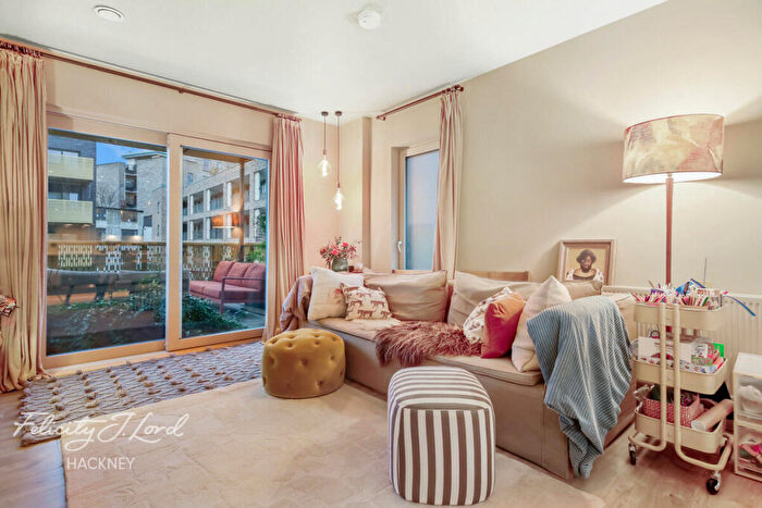 3 Bedroom Flat For Sale In Homerton High Street, London, E9