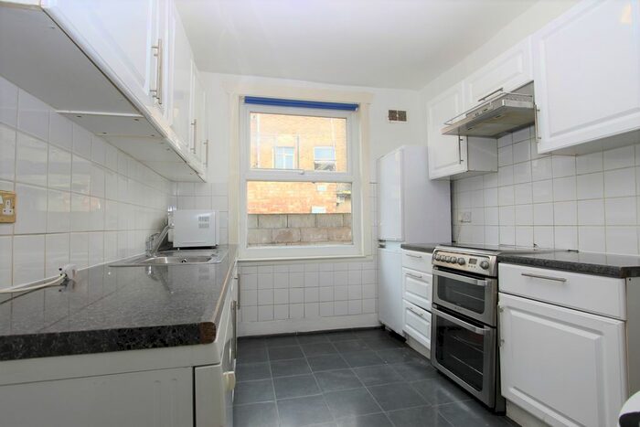 2 Bedroom Flat To Rent In Lichfield Road, London N9