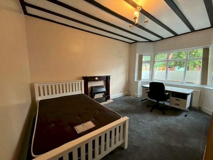 6 Bedroom Semi-Detached House To Rent In Harrington Drive, Nottingham, Nottinghamshire, NG7