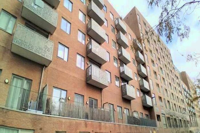 2 Bedroom Flat To Rent In Hammersley Road, London, E16