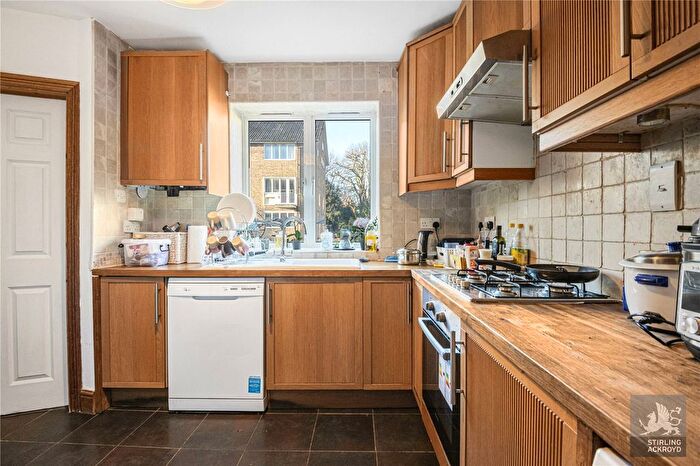 2 Bedroom Flat To Rent In Abercorn Place, London, NW8