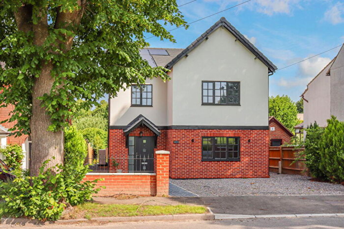 4 Bedroom Detached House For Sale In Grange Road, Alresford, SO24