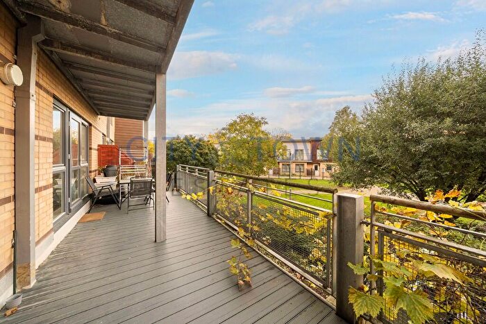 1 Bedroom Apartment For Sale In Harry Zeital Way, London, E5