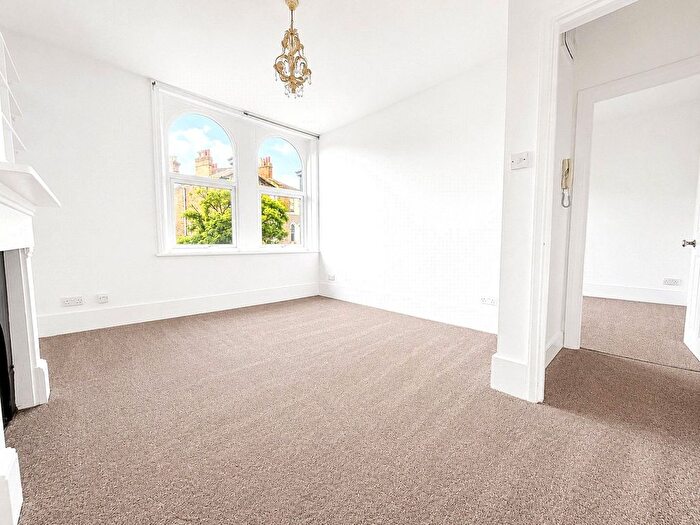 2 Bedroom Flat To Rent In Mount Pleasant Road, London, SE13