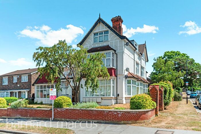 2 Bedroom Flat For Sale In Croham Park Avenue, South Croydon, CR2