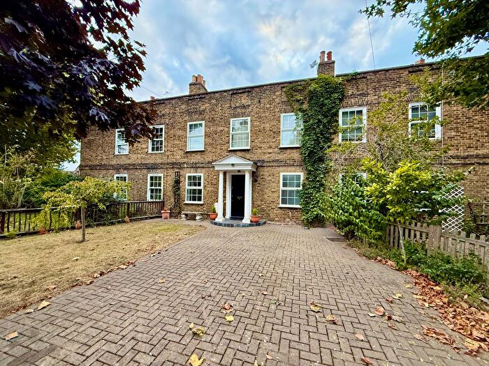 3 Bedroom Terraced House For Sale In Chapel House St, London, E14